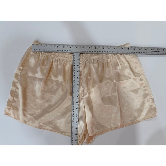 Victoria's Secret Satin Pajama Shorts Champagne Size M - Picture 5 of 5